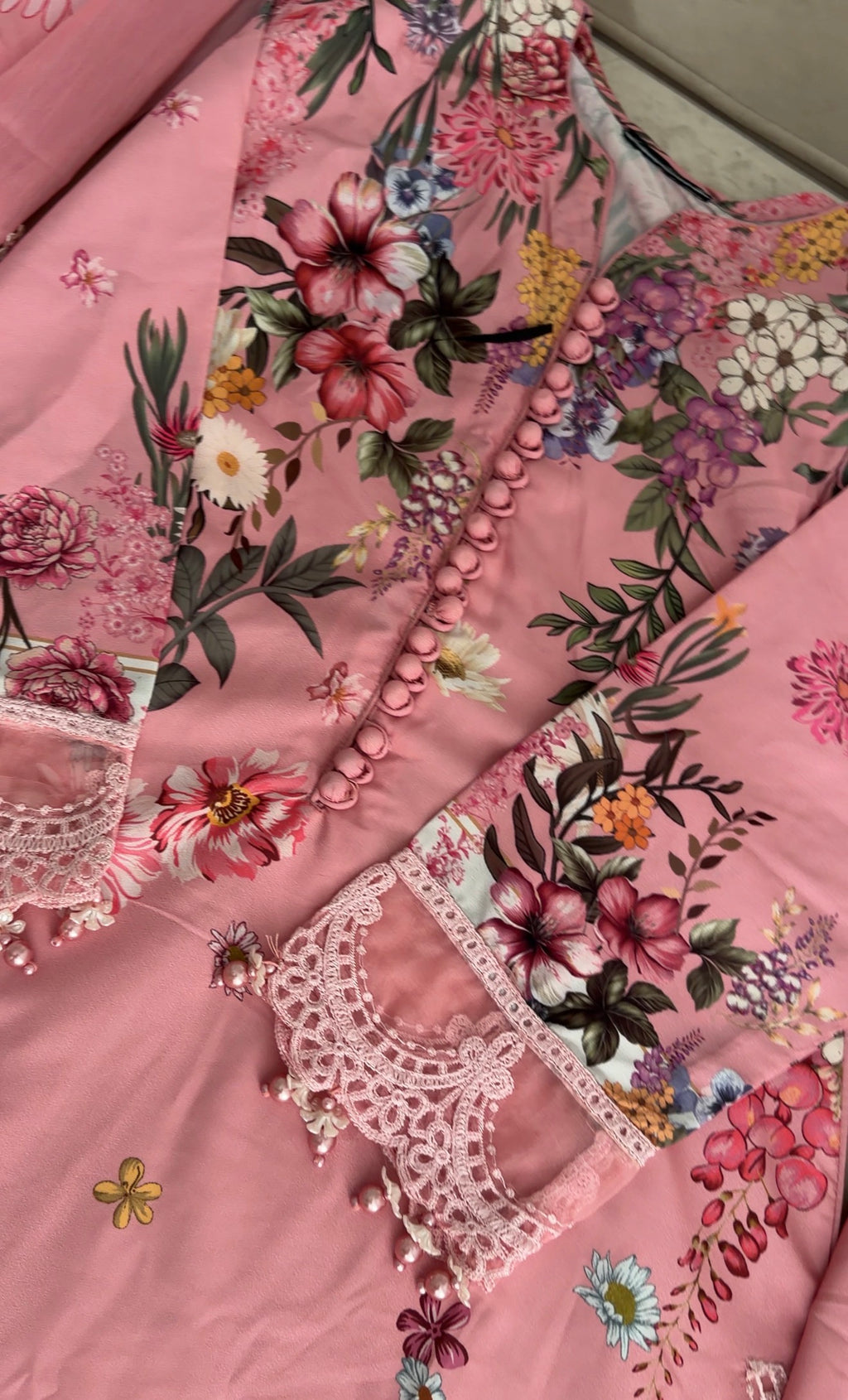 Stunning Floral M prints suit