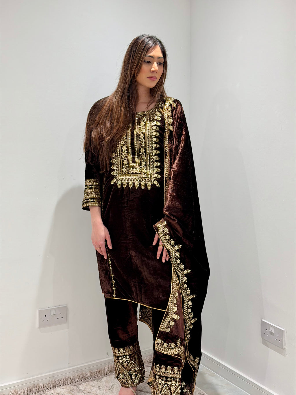 Embroidered velvet shawl suit
