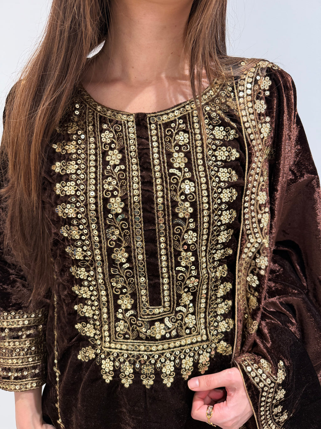 Embroidered velvet shawl suit