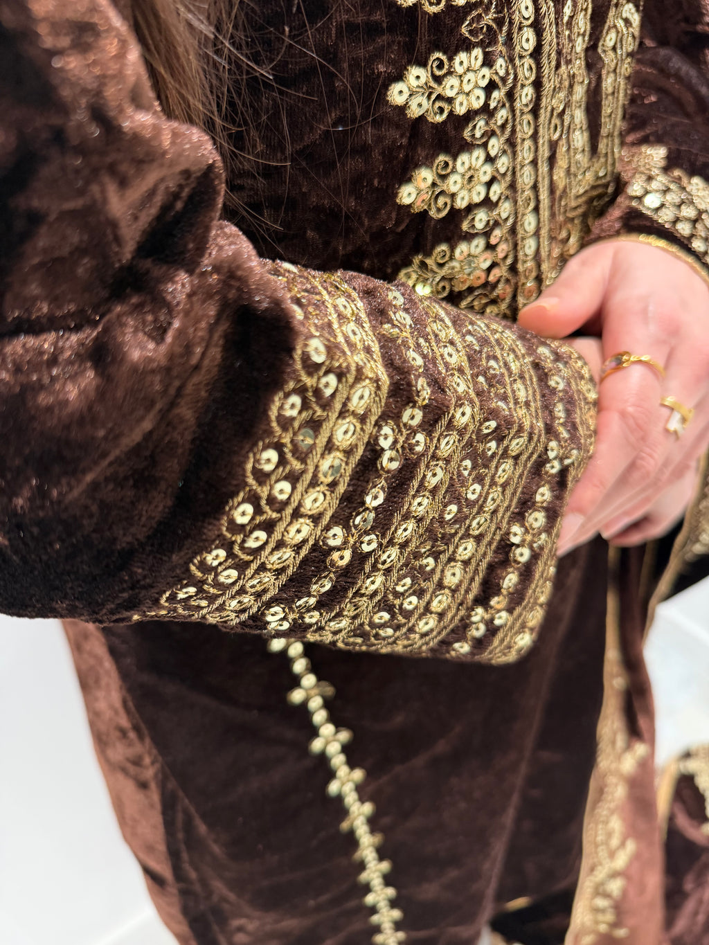 Embroidered velvet shawl suit