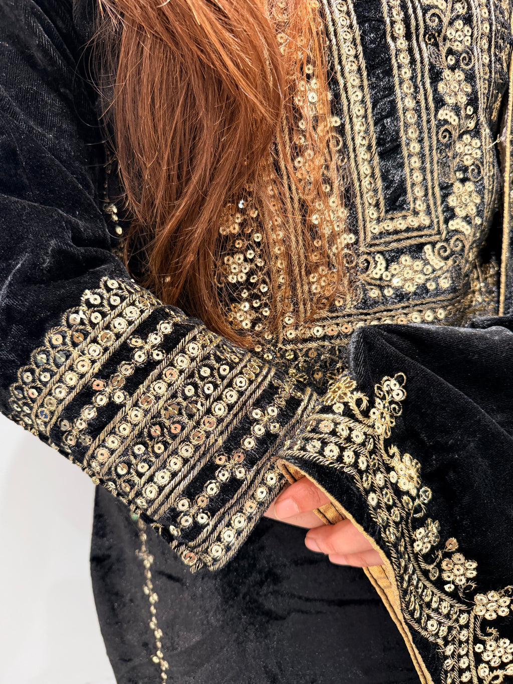 Embroidered velvet shawl suit