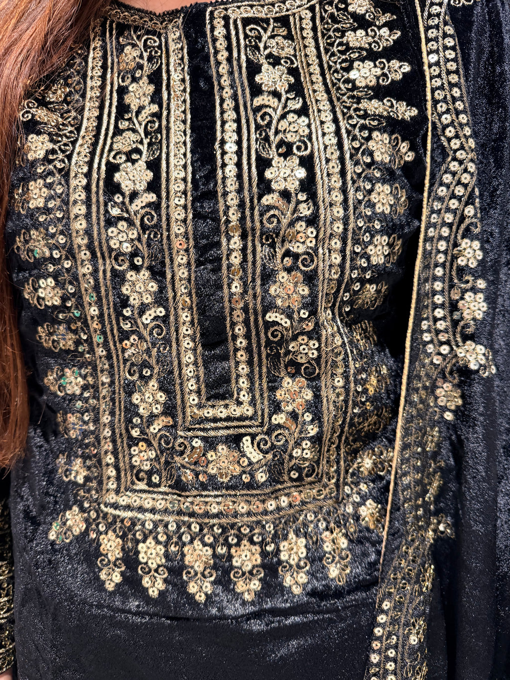 Embroidered velvet shawl suit