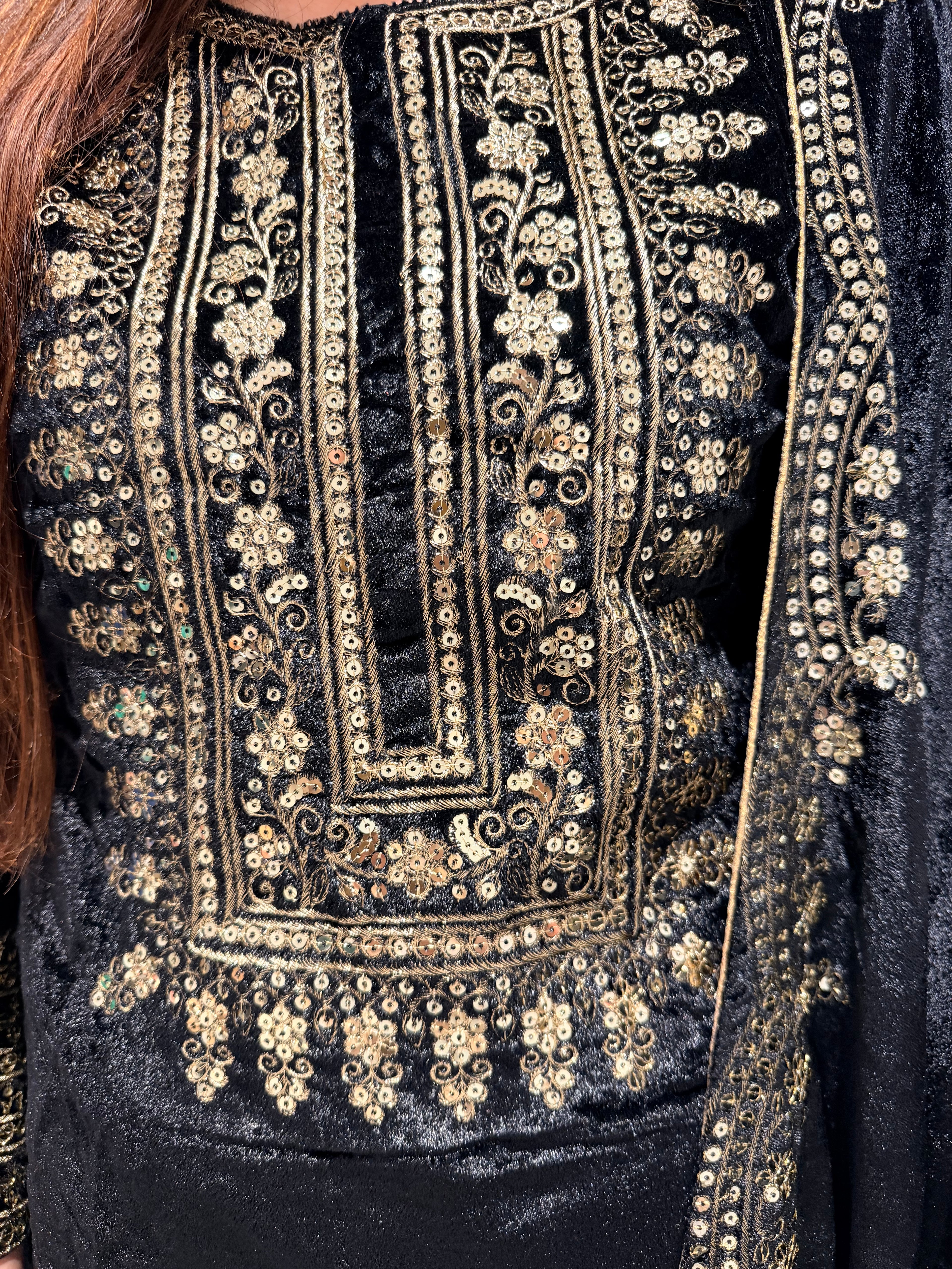 Embroidered velvet shawl suit